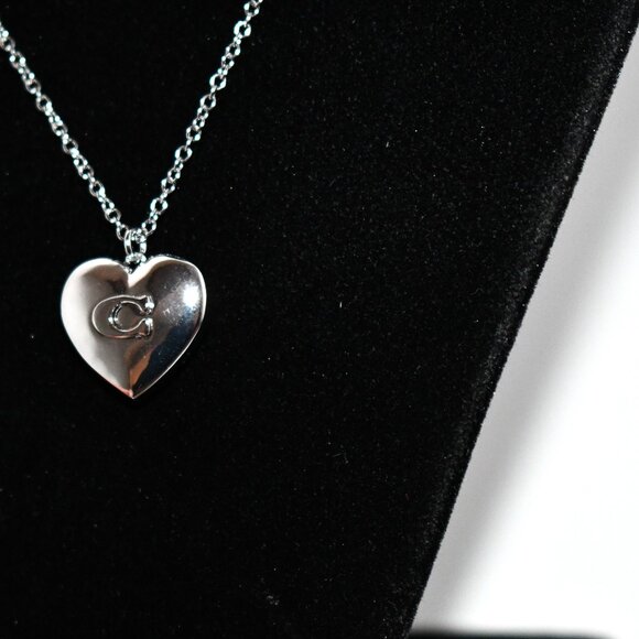 COACH Signature Heart Short Pendant Necklace in Silver #517774RHO030 NWT - Picture 3 of 5